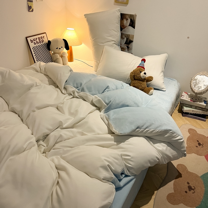 91家纺网 家纺一手货源 找家纺 悦织湾家纺 2025新款水洗棉牛奶绒单面绒单被套四件套双面两用春秋冬都可用学生宿舍四件套 单面绒白色浅兰