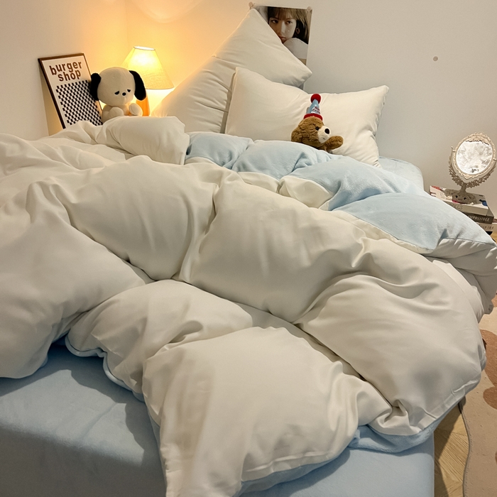 91家纺网 家纺一手货源 找家纺 悦织湾家纺 2025新款水洗棉牛奶绒单面绒单被套四件套双面两用春秋冬都可用学生宿舍四件套 单面绒白色浅兰