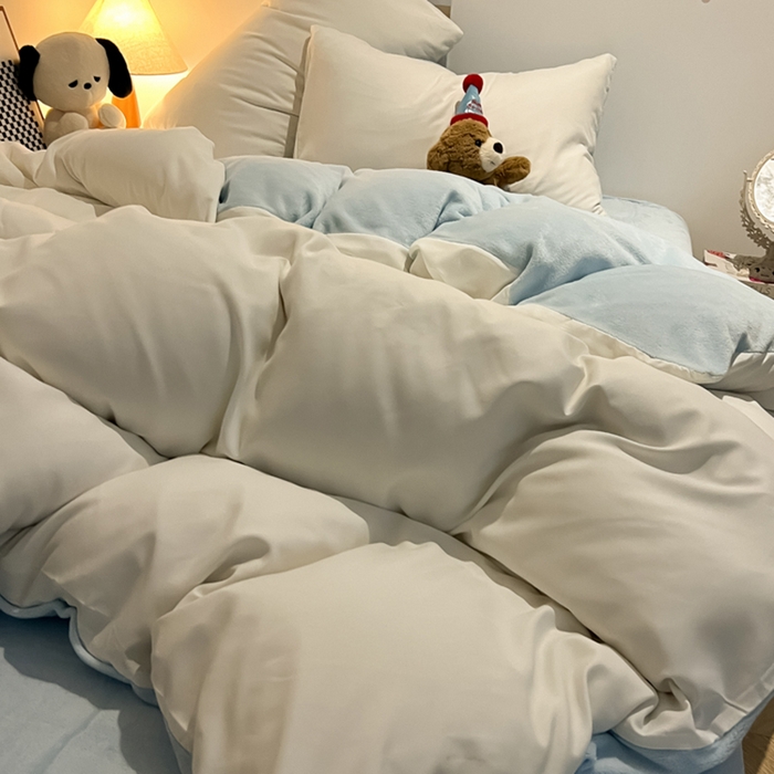 91家纺网 家纺一手货源 找家纺 悦织湾家纺 2025新款水洗棉牛奶绒单面绒单被套四件套双面两用春秋冬都可用学生宿舍四件套 单面绒白色浅兰