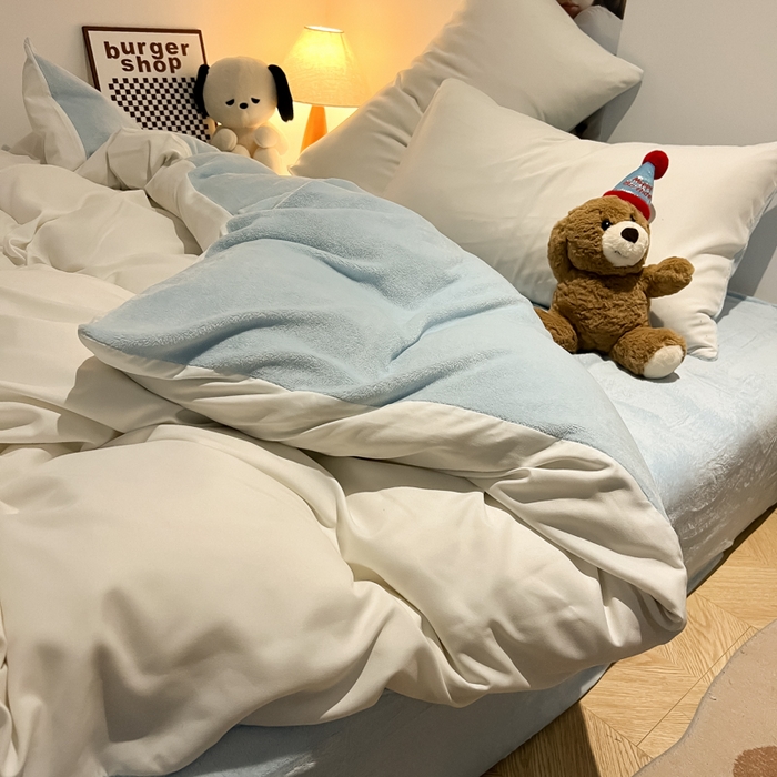 91家纺网 家纺一手货源 找家纺 悦织湾家纺 2025新款水洗棉牛奶绒单面绒单被套四件套双面两用春秋冬都可用学生宿舍四件套 单面绒白色浅兰