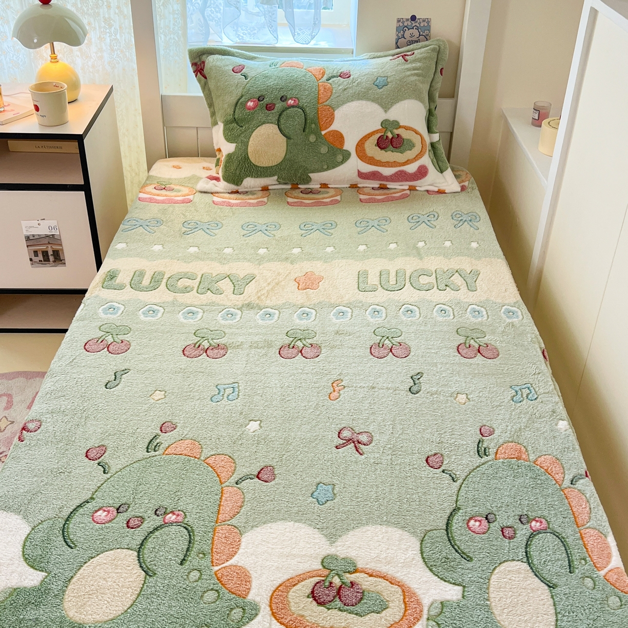 91家纺网 家纺一手货源 找家纺 川悦生活 2025新款雪花绒宿舍单床笠 床笠甜系龙龙