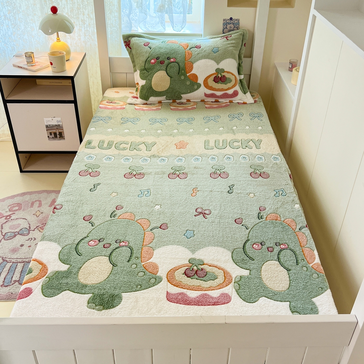 91家纺网 家纺一手货源 找家纺 川悦生活 2025新款雪花绒宿舍单床笠 床笠甜系龙龙