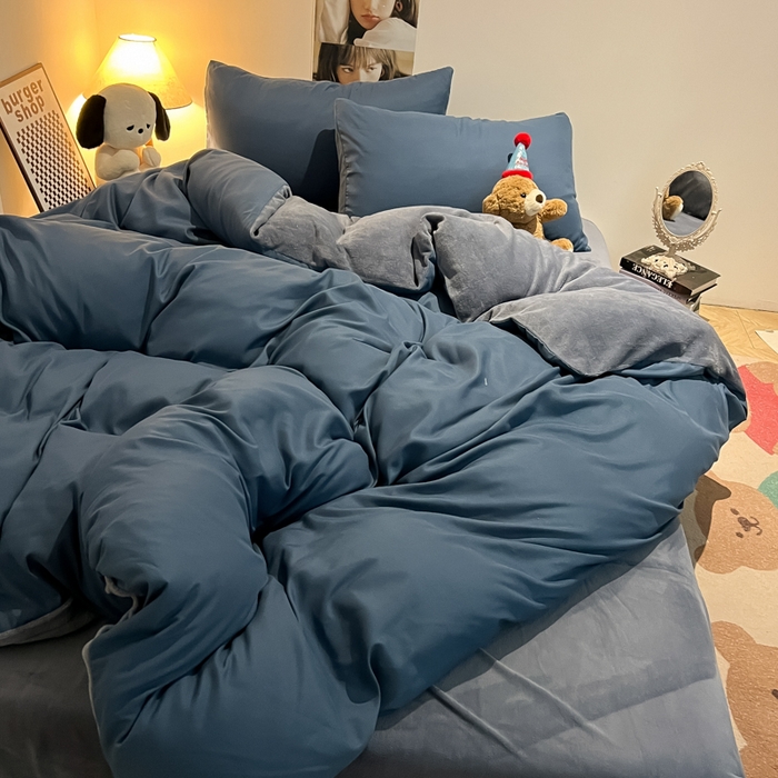 91家纺网 家纺一手货源 找家纺 悦织湾家纺 2025新款水洗棉牛奶绒单面绒单被套四件套双面两用春秋冬都可用学生宿舍四件套 单面绒宝兰浅灰