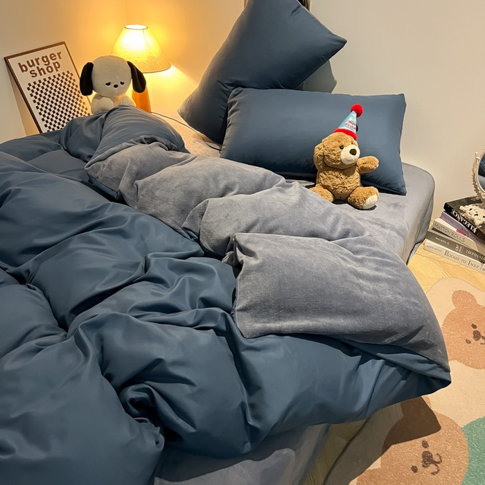 91家纺网 家纺一手货源 找家纺 悦织湾家纺 2025新款水洗棉牛奶绒单面绒单被套四件套双面两用春秋冬都可用学生宿舍四件套 单面绒宝兰浅灰