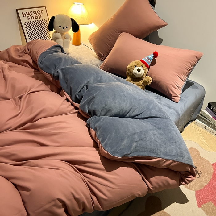 91家纺网 家纺一手货源 找家纺 悦织湾家纺 2025新款水洗棉牛奶绒单面绒单被套四件套双面两用春秋冬都可用学生宿舍四件套 单面绒豆沙浅灰