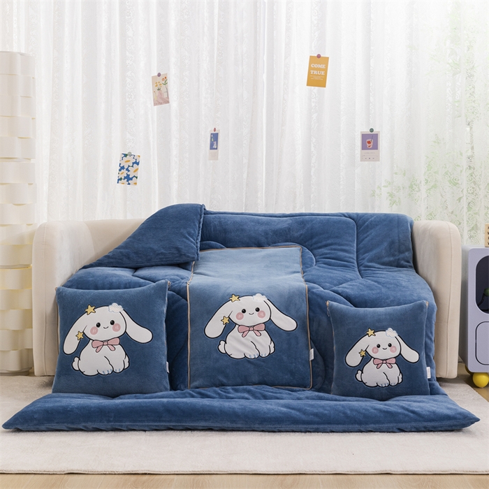 91家纺网 家纺一手货源 找家纺 （总）哩哩熊 2025新款抱枕被子两用加厚二合一汽车载枕头办公室午睡毯子冬天靠枕-长耳兔系列