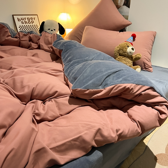 91家纺网 家纺一手货源 找家纺 悦织湾家纺 2025新款水洗棉牛奶绒单面绒单被套四件套双面两用春秋冬都可用学生宿舍四件套 单面绒豆沙浅灰