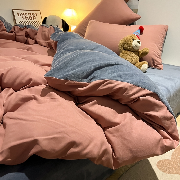 91家纺网 家纺一手货源 找家纺 悦织湾家纺 2025新款水洗棉牛奶绒单面绒单被套四件套双面两用春秋冬都可用学生宿舍四件套 单面绒豆沙浅灰