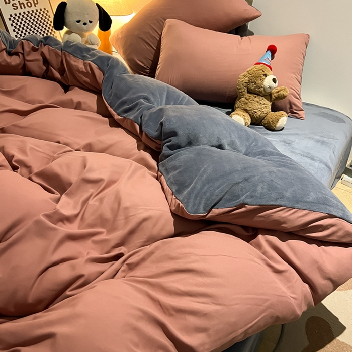 91家纺网 家纺一手货源 找家纺 悦织湾家纺 2025新款水洗棉牛奶绒单面绒单被套四件套双面两用春秋冬都可用学生宿舍四件套 单面绒豆沙浅灰