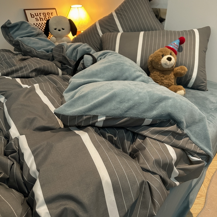 91家纺网 家纺一手货源 找家纺 悦织湾家纺 2025新款水洗棉牛奶绒单面绒单被套四件套双面两用春秋冬都可用学生宿舍四件套 单面绒风尚灰