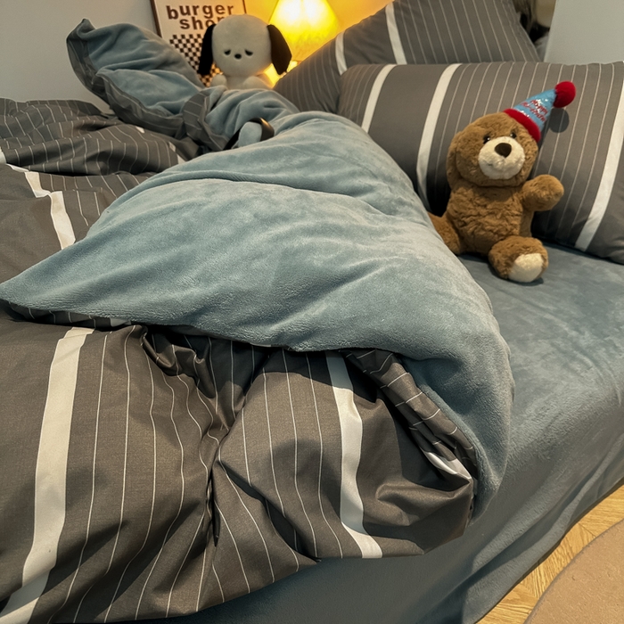 91家纺网 家纺一手货源 找家纺 悦织湾家纺 2025新款水洗棉牛奶绒单面绒单被套四件套双面两用春秋冬都可用学生宿舍四件套 单面绒风尚灰