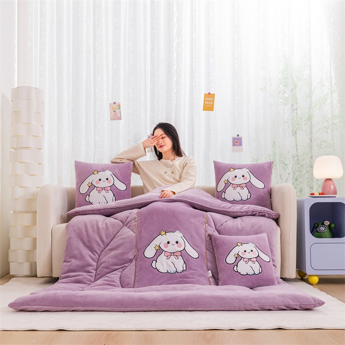 91家纺网 家纺一手货源 找家纺 哩哩熊 2025新款抱枕被子两用加厚二合一汽车载枕头办公室午睡毯子冬天靠枕-长耳兔系列 长耳兔-香芋紫