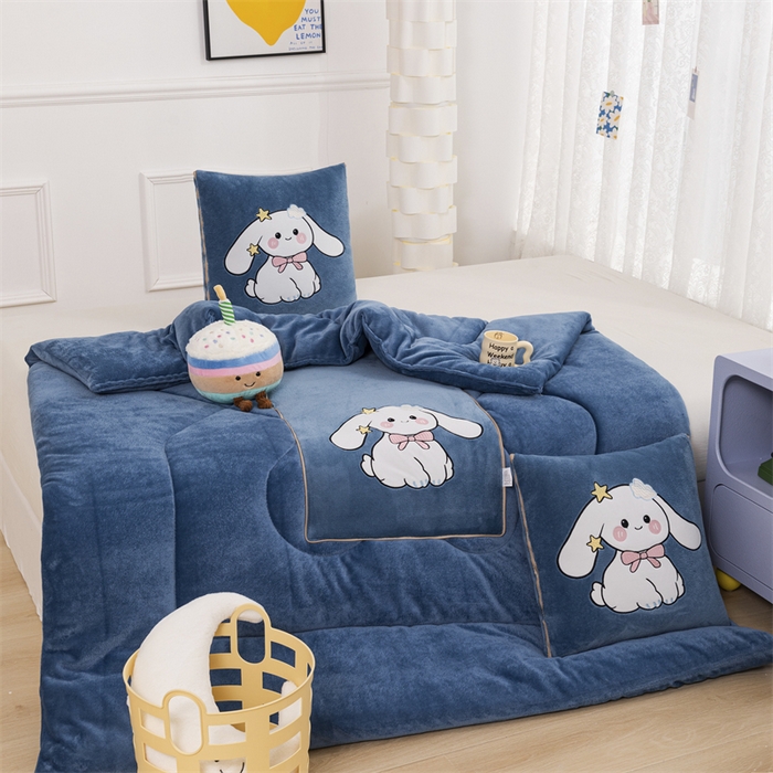 91家纺网 家纺一手货源 找家纺 哩哩熊 2025新款抱枕被子两用加厚二合一汽车载枕头办公室午睡毯子冬天靠枕-长耳兔系列 长耳兔-宝石蓝