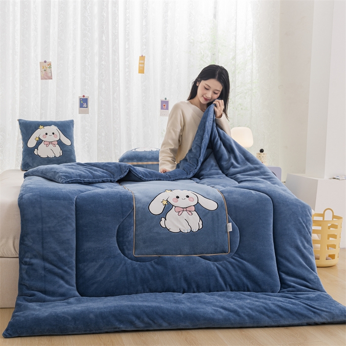 91家纺网 家纺一手货源 找家纺 哩哩熊 2025新款抱枕被子两用加厚二合一汽车载枕头办公室午睡毯子冬天靠枕-长耳兔系列 长耳兔-宝石蓝