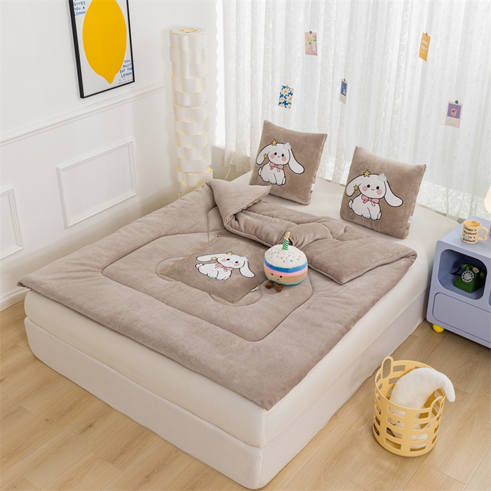 91家纺网 家纺一手货源 找家纺 哩哩熊 2025新款抱枕被子两用加厚二合一汽车载枕头办公室午睡毯子冬天靠枕-长耳兔系列 长耳兔-奶茶咖