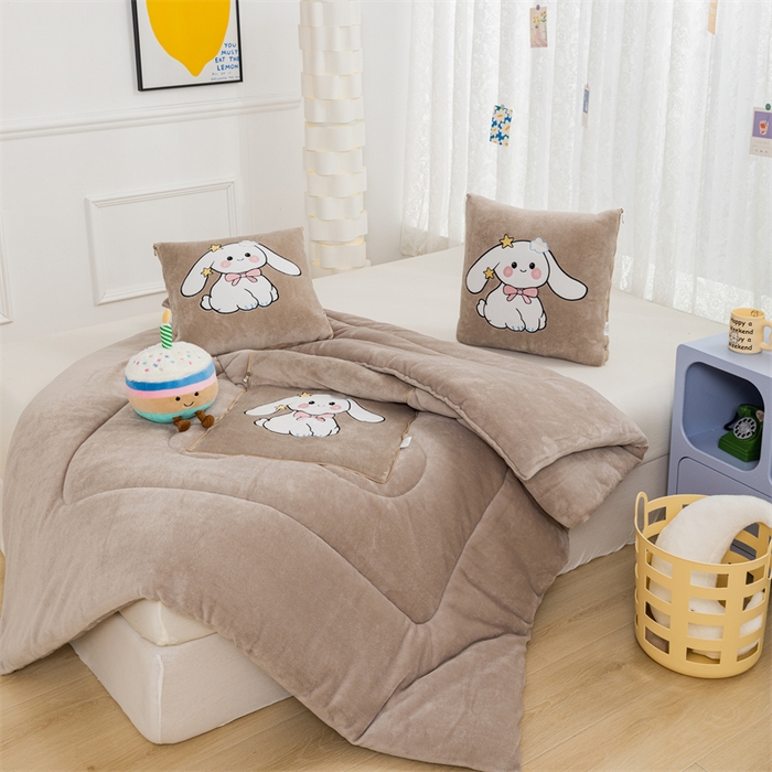 91家纺网 家纺一手货源 找家纺 哩哩熊 2025新款抱枕被子两用加厚二合一汽车载枕头办公室午睡毯子冬天靠枕-长耳兔系列 长耳兔-奶茶咖