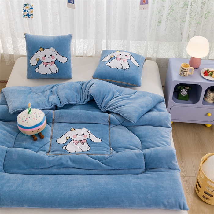 91家纺网 家纺一手货源 找家纺 哩哩熊 2025新款抱枕被子两用加厚二合一汽车载枕头办公室午睡毯子冬天靠枕-长耳兔系列 长耳兔-浅蓝