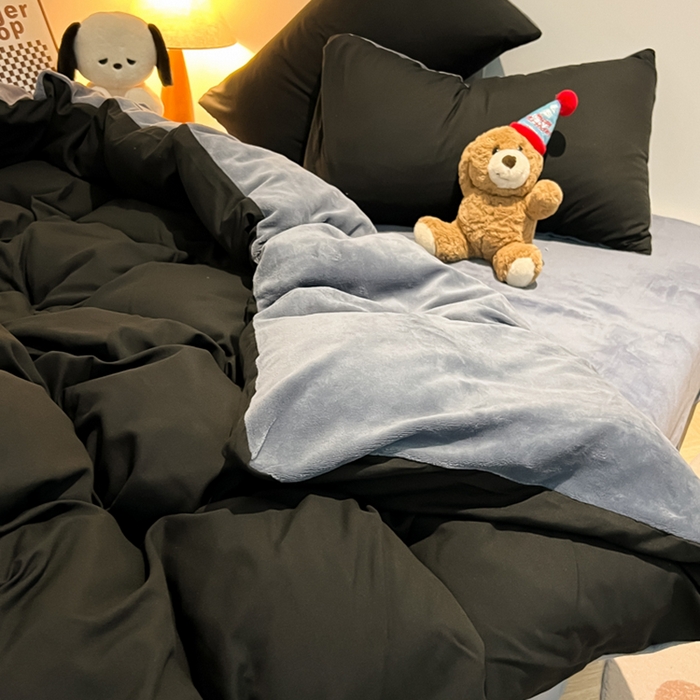 91家纺网 家纺一手货源 找家纺 悦织湾家纺 2025新款水洗棉牛奶绒单面绒单被套四件套双面两用春秋冬都可用学生宿舍四件套 单面绒黑色浅灰