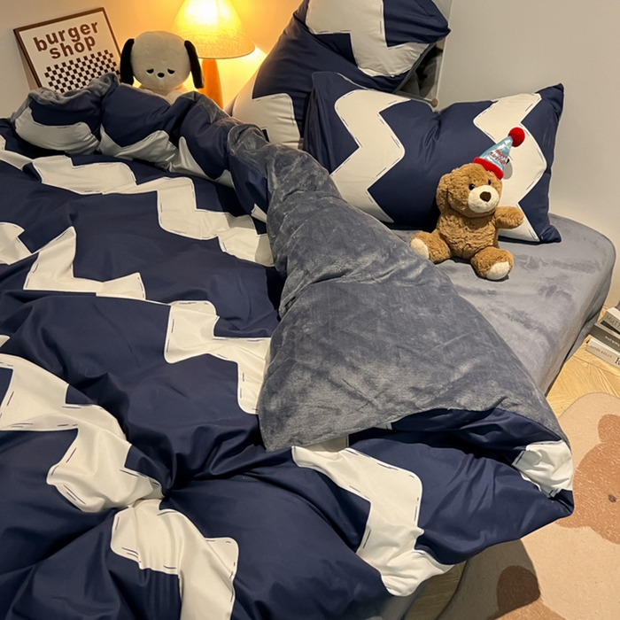 91家纺网 家纺一手货源 找家纺 悦织湾家纺 2025新款水洗棉牛奶绒单面绒单被套四件套双面两用春秋冬都可用学生宿舍四件套 单面绒迷幻天空