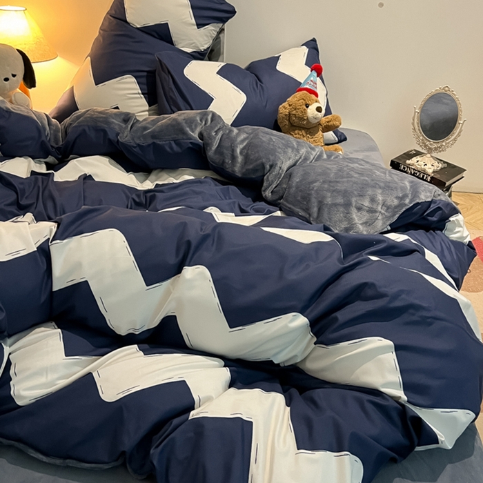 91家纺网 家纺一手货源 找家纺 悦织湾家纺 2025新款水洗棉牛奶绒单面绒单被套四件套双面两用春秋冬都可用学生宿舍四件套 单面绒迷幻天空