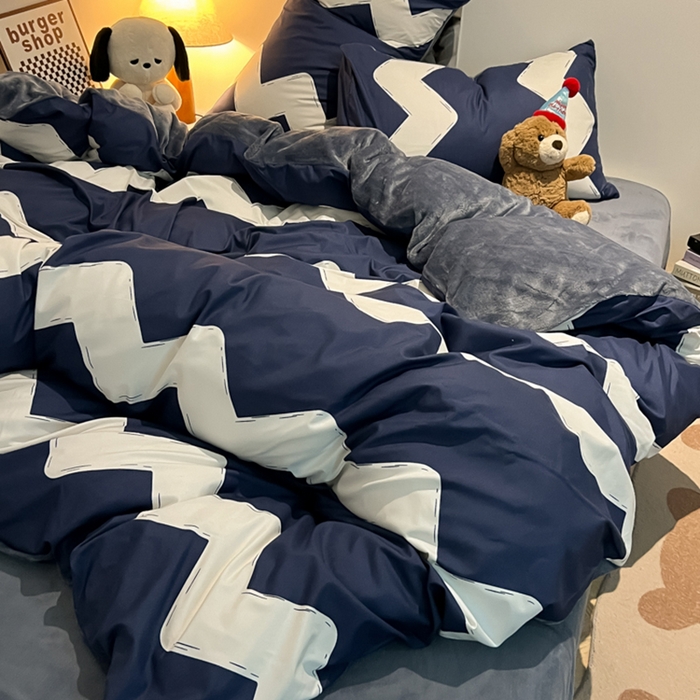 91家纺网 家纺一手货源 找家纺 悦织湾家纺 2025新款水洗棉牛奶绒单面绒单被套四件套双面两用春秋冬都可用学生宿舍四件套 单面绒迷幻天空