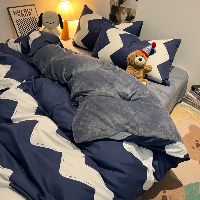 91家纺网 家纺一手货源 找家纺 悦织湾家纺 2025新款水洗棉牛奶绒单面绒单被套四件套双面两用春秋冬都可用学生宿舍四件套 单面绒迷幻天空