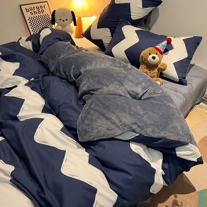 91家纺网 家纺一手货源 找家纺 悦织湾家纺 2025新款水洗棉牛奶绒单面绒单被套四件套双面两用春秋冬都可用学生宿舍四件套 单面绒迷幻天空