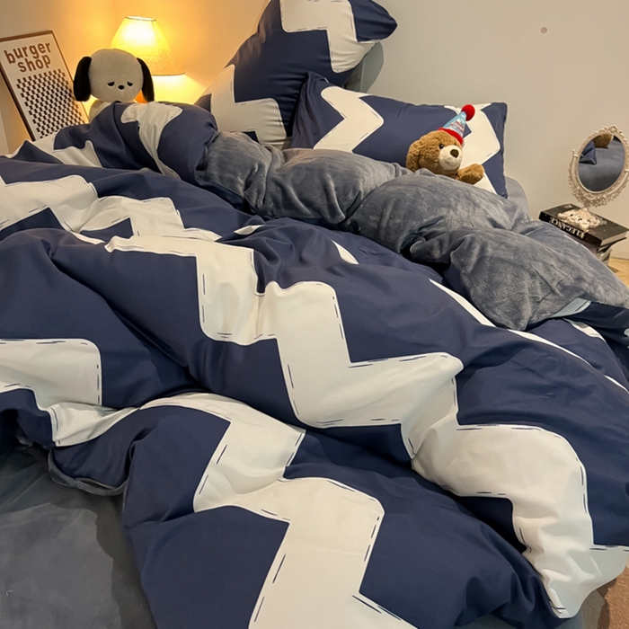 91家纺网 家纺一手货源 找家纺 悦织湾家纺 2025新款水洗棉牛奶绒单面绒单被套四件套双面两用春秋冬都可用学生宿舍四件套 单面绒迷幻天空