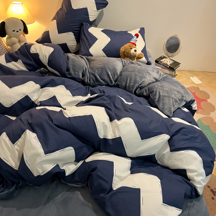 91家纺网 家纺一手货源 找家纺 悦织湾家纺 2025新款水洗棉牛奶绒单面绒单被套四件套双面两用春秋冬都可用学生宿舍四件套 单面绒迷幻天空