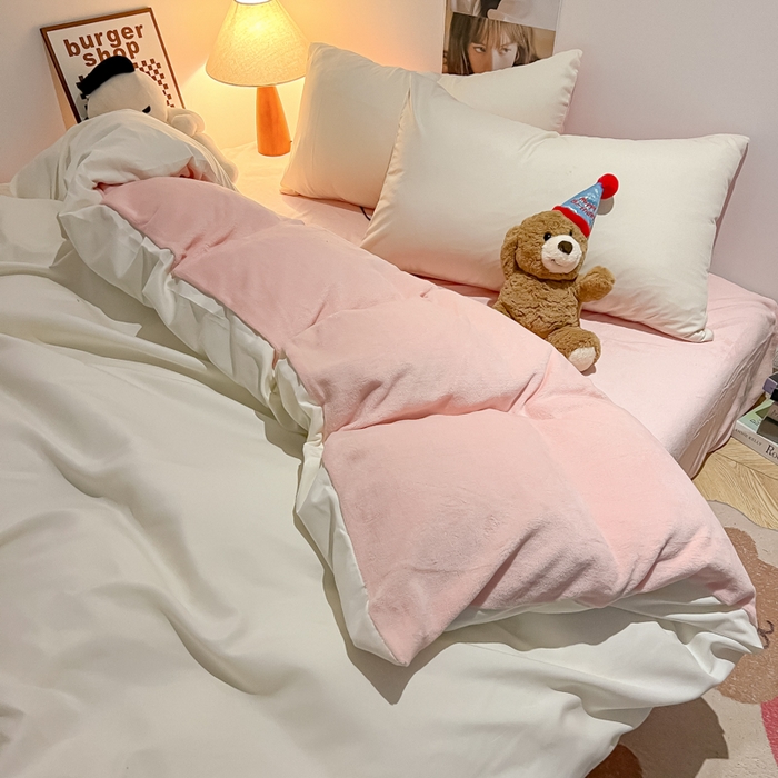 91家纺网 家纺一手货源 找家纺 悦织湾家纺 2025新款水洗棉牛奶绒单面绒单被套四件套双面两用春秋冬都可用学生宿舍四件套 单面绒奶白浅粉