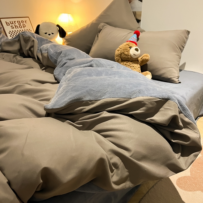 91家纺网 家纺一手货源 找家纺 悦织湾家纺 2025新款水洗棉牛奶绒单面绒单被套四件套双面两用春秋冬都可用学生宿舍四件套 单面绒浅灰