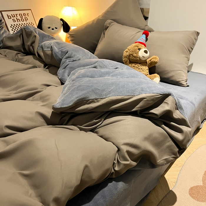 91家纺网 家纺一手货源 找家纺 悦织湾家纺 2025新款水洗棉牛奶绒单面绒单被套四件套双面两用春秋冬都可用学生宿舍四件套 单面绒浅灰