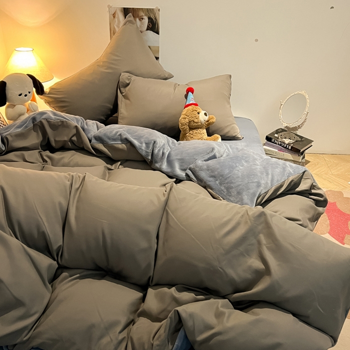 91家纺网 家纺一手货源 找家纺 悦织湾家纺 2025新款水洗棉牛奶绒单面绒单被套四件套双面两用春秋冬都可用学生宿舍四件套 单面绒浅灰