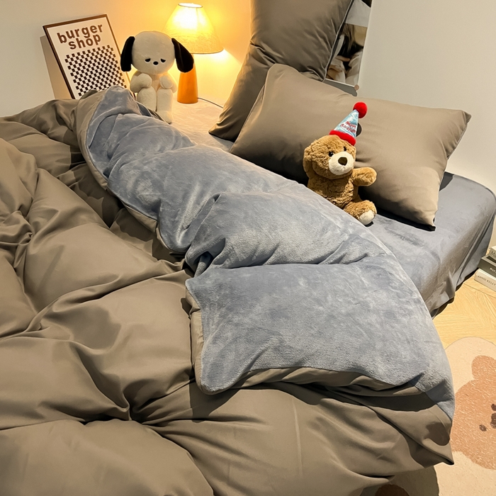 91家纺网 家纺一手货源 找家纺 悦织湾家纺 2025新款水洗棉牛奶绒单面绒单被套四件套双面两用春秋冬都可用学生宿舍四件套 单面绒浅灰