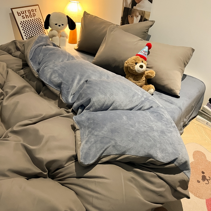 91家纺网 家纺一手货源 找家纺 悦织湾家纺 2025新款水洗棉牛奶绒单面绒单被套四件套双面两用春秋冬都可用学生宿舍四件套 单面绒浅灰