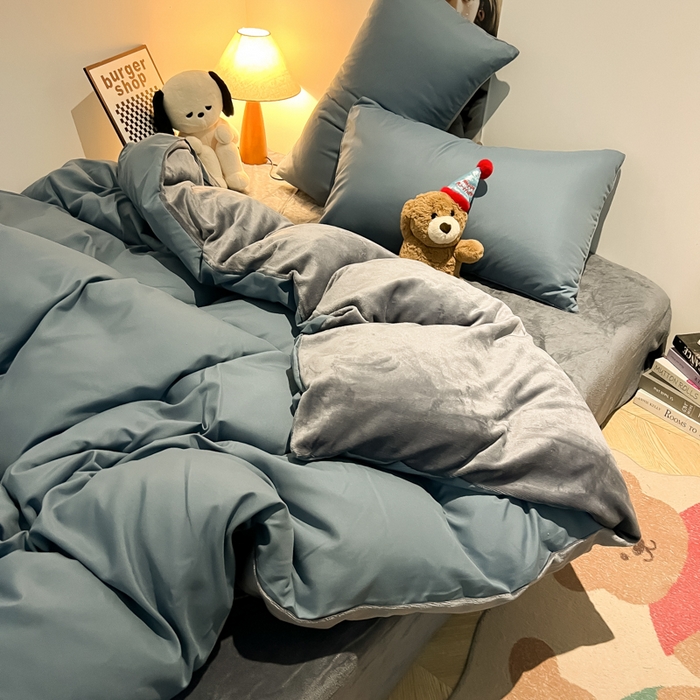 91家纺网 家纺一手货源 找家纺 悦织湾家纺 2025新款水洗棉牛奶绒单面绒单被套四件套双面两用春秋冬都可用学生宿舍四件套 单面绒浅兰灰浅灰