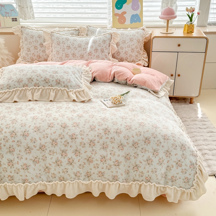 91家纺网 家纺一手货源 找家纺 （总）橘子家 2025轻奢法式花边公主风婴儿绒牛奶绒高克重四件套