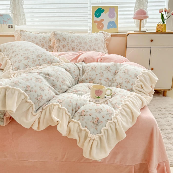 91家纺网 家纺一手货源 找家纺 （总）橘子家 2025轻奢法式花边公主风婴儿绒牛奶绒高克重四件套