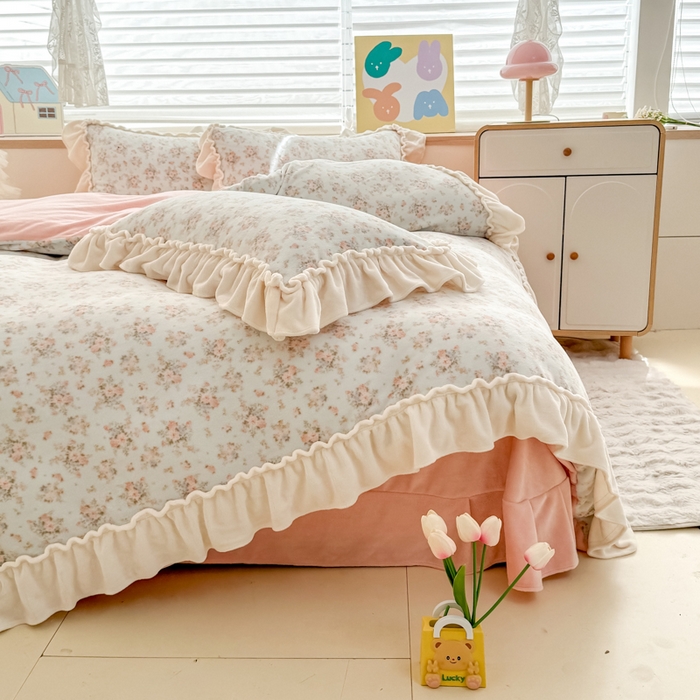 91家纺网 家纺一手货源 找家纺 （总）橘子家 2025轻奢法式花边公主风婴儿绒牛奶绒高克重四件套