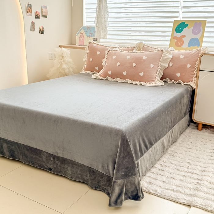 91家纺网 家纺一手货源 找家纺 橘子家 2025轻奢法式花边公主风婴儿绒牛奶绒高克重四件套 爱恋