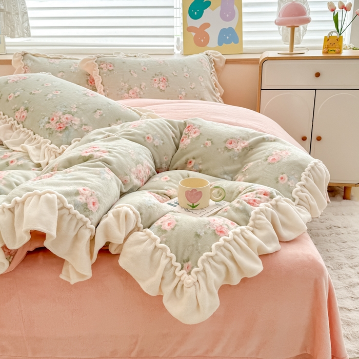 91家纺网 家纺一手货源 找家纺 橘子家 2025轻奢法式花边公主风婴儿绒牛奶绒高克重四件套 安妮