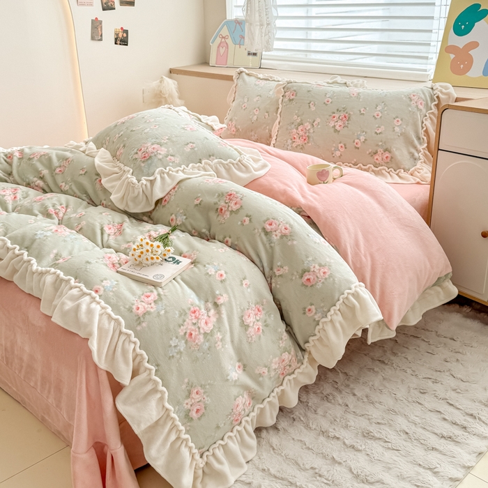 91家纺网 家纺一手货源 找家纺 橘子家 2025轻奢法式花边公主风婴儿绒牛奶绒高克重四件套 安妮