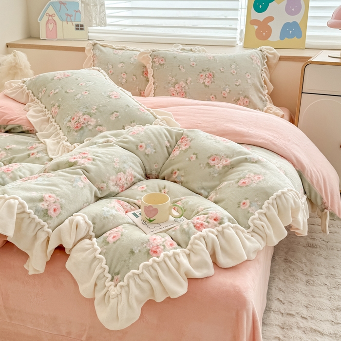 91家纺网 家纺一手货源 找家纺 橘子家 2025轻奢法式花边公主风婴儿绒牛奶绒高克重四件套 安妮