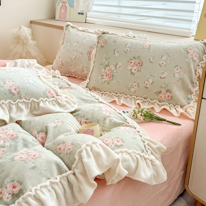 91家纺网 家纺一手货源 找家纺 橘子家 2025轻奢法式花边公主风婴儿绒牛奶绒高克重四件套 安妮