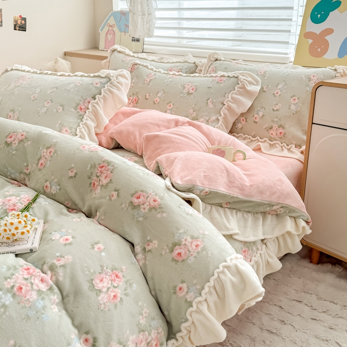 91家纺网 家纺一手货源 找家纺 橘子家 2025轻奢法式花边公主风婴儿绒牛奶绒高克重四件套 安妮