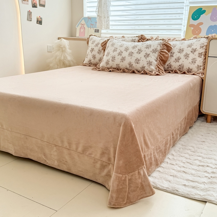 91家纺网 家纺一手货源 找家纺 橘子家 2025轻奢法式花边公主风婴儿绒牛奶绒高克重四件套 茶野