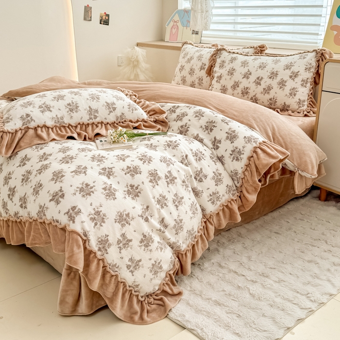 91家纺网 家纺一手货源 找家纺 橘子家 2025轻奢法式花边公主风婴儿绒牛奶绒高克重四件套 茶野