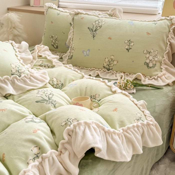 91家纺网 家纺一手货源 找家纺 橘子家 2025轻奢法式花边公主风婴儿绒牛奶绒高克重四件套 风铃草