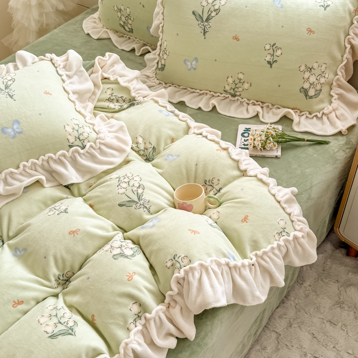 91家纺网 家纺一手货源 找家纺 橘子家 2025轻奢法式花边公主风婴儿绒牛奶绒高克重四件套 风铃草