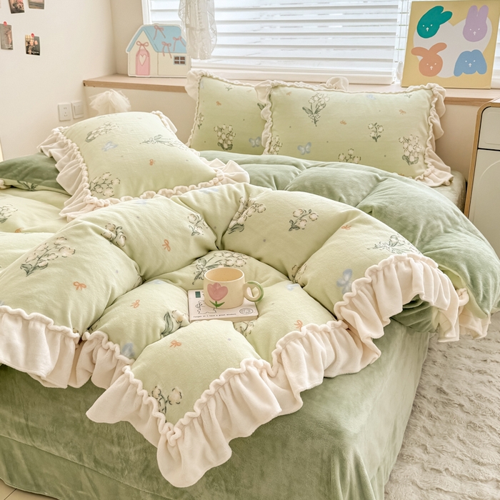 91家纺网 家纺一手货源 找家纺 橘子家 2025轻奢法式花边公主风婴儿绒牛奶绒高克重四件套 风铃草